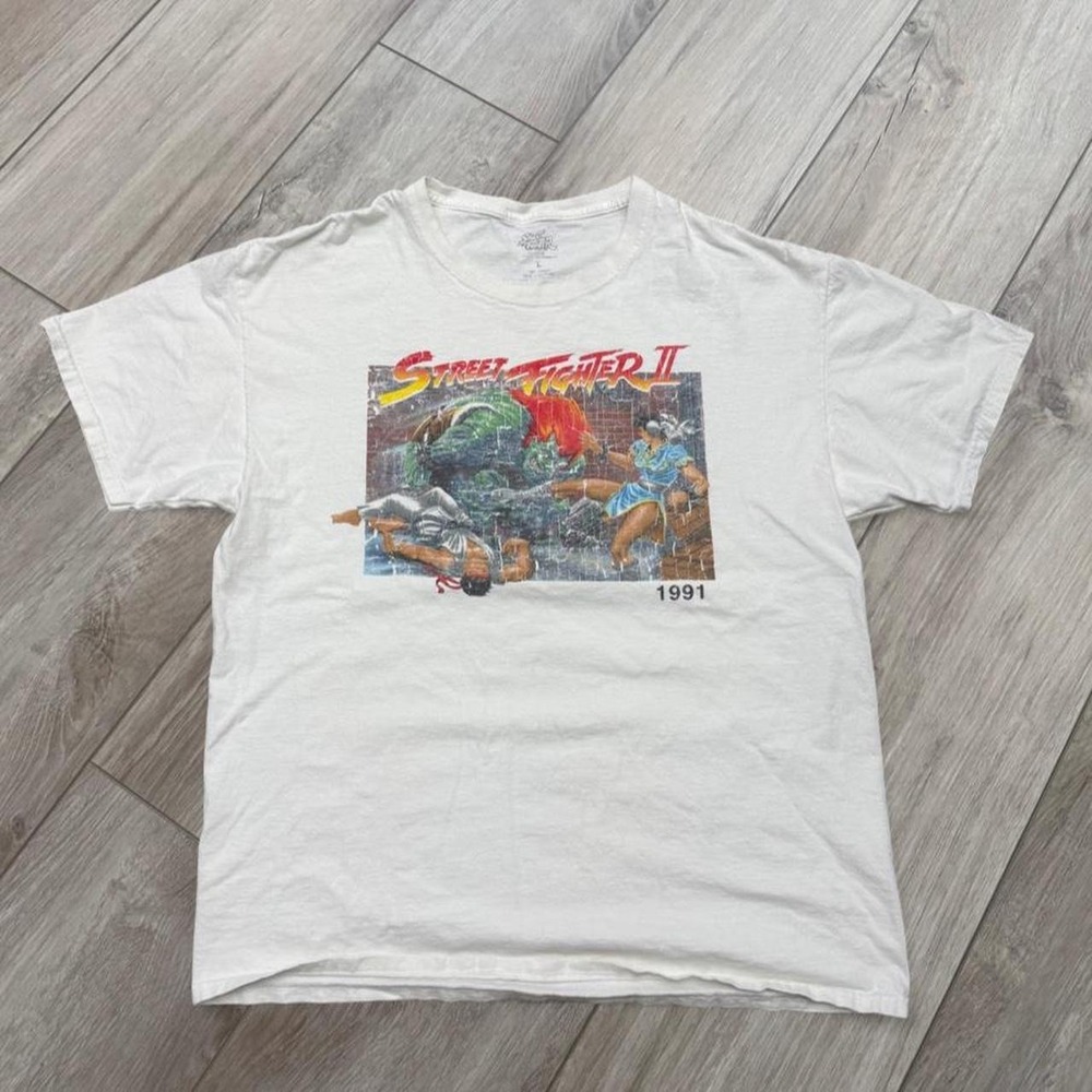 Street Fighter II 1991 white cotton tee with graphic Blanka and Chung-Li size L